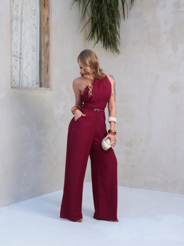 Macacão Pantalona Eloah Ombro Único com Cinto — Festa e Madrinha Marsala