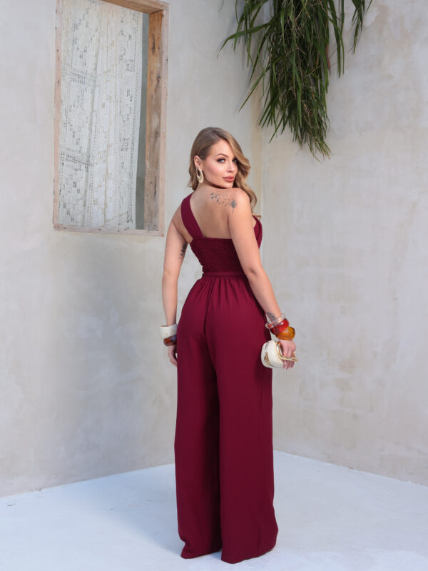 Macacão Pantalona Eloah Ombro Único com Cinto — Festa e Madrinha Marsala