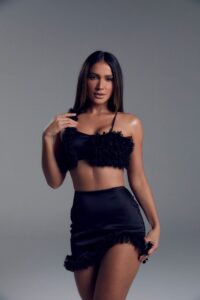 Blusa Cropped Isla Feminina Moderna