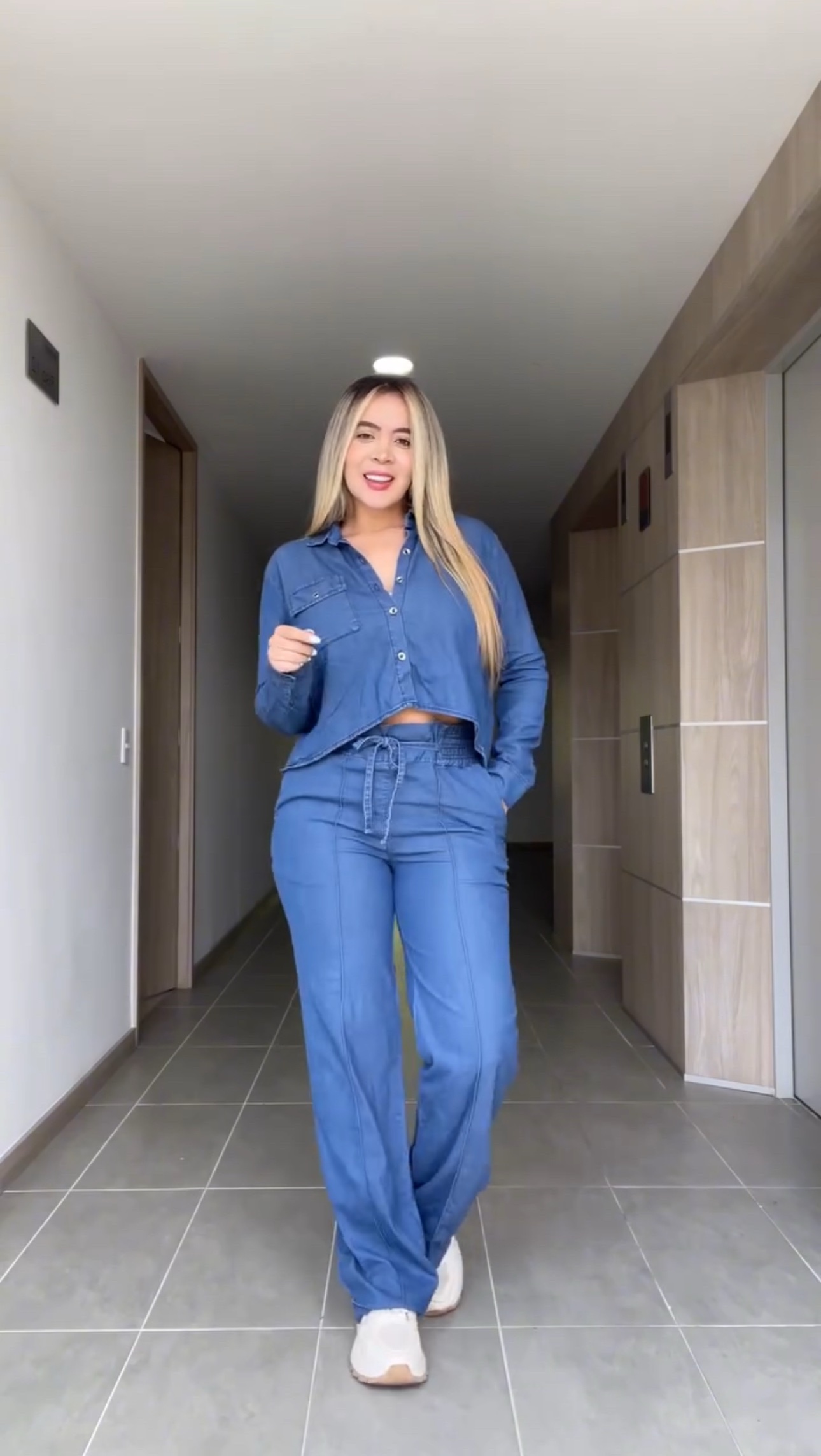 Conjunto Jeans Calça e Jaquetinha