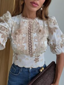 Blusa Cropped Bordado Floral Feminina Moderna