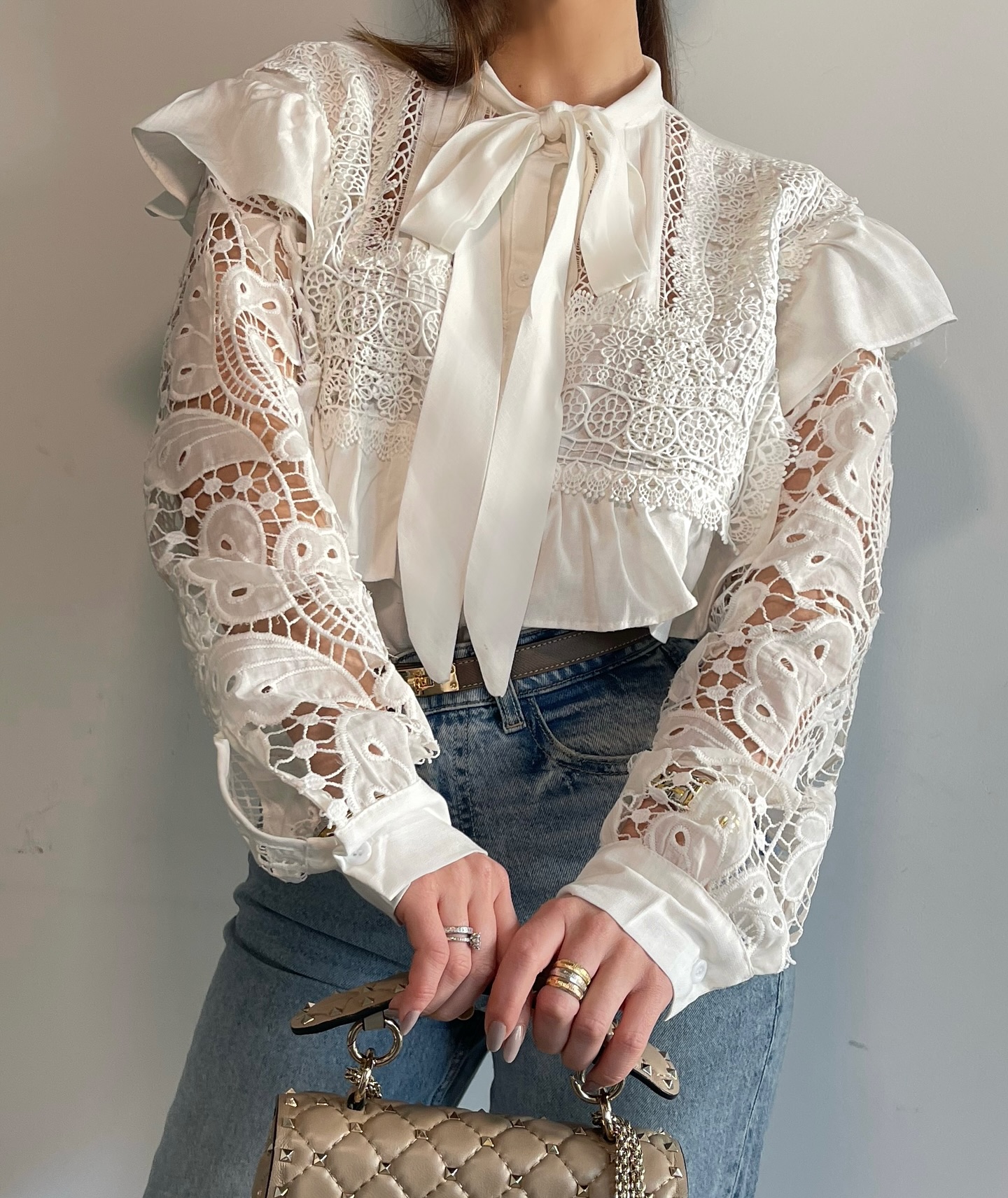 Camisa Laise com Laco Babado Manga Longa