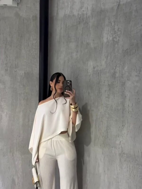 Conjunto Pantalona com Blusa Elegante