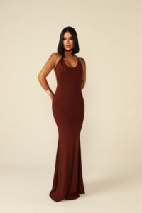 Vestido Longo de Alcinha Camila Marrom Feminino Elegante