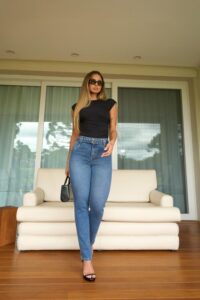 Calça Reta Jeans Modeladora Feminina Cintura Alta
