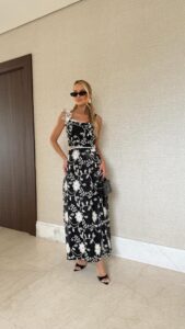 Vestido Longo Floral Bordado Preto e Branco Feminino Elegante